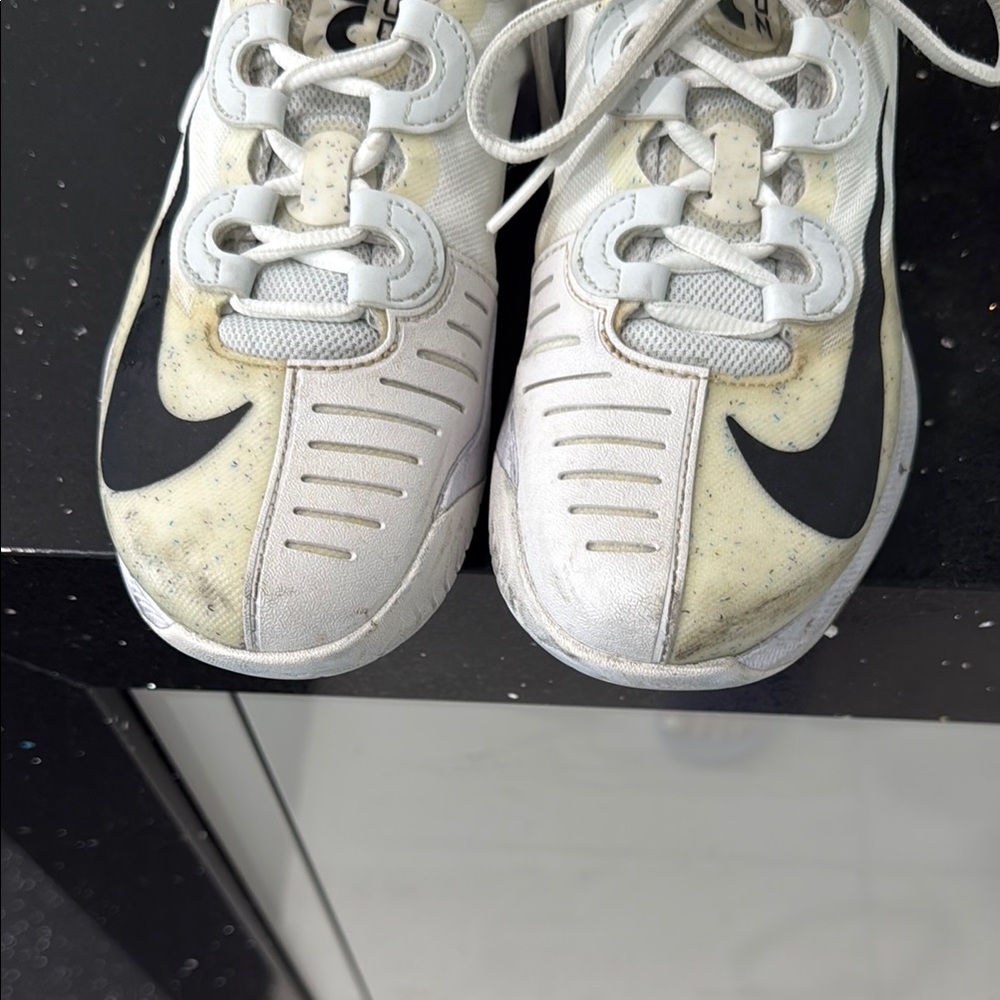 Nike Naomi Osaka 6.5 tennis pickleball White and Black Sneakers shoes - Picture 6 of 6